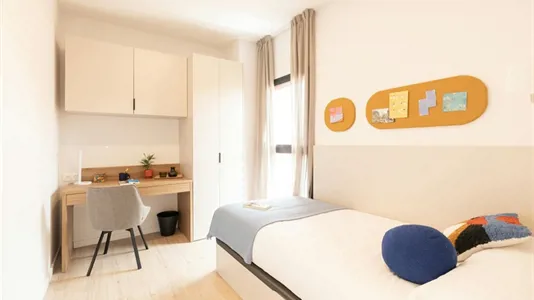 Rooms in Sevilla Triana - photo 2