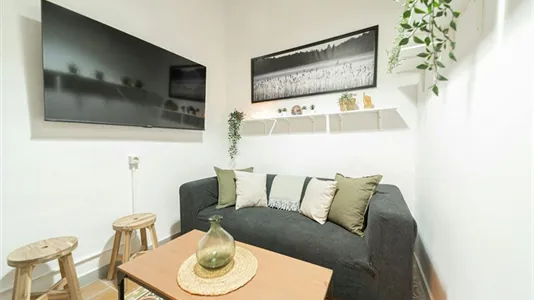 Rooms in Barcelona Ciutat Vella - photo 7