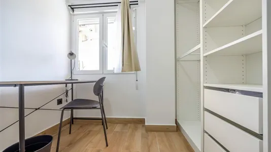 Rooms in el Camí de Vera - photo 4