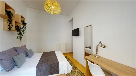 Rooms in Barcelona Eixample - photo 5