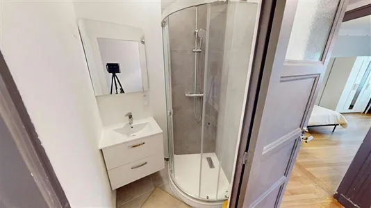 Rooms in Saint-Julien-en-Genevois - photo 10