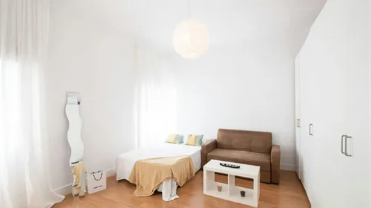 Rooms in Madrid Centro - photo 3