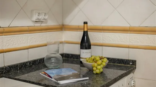 Rooms in Barcelona Ciutat Vella - photo 6