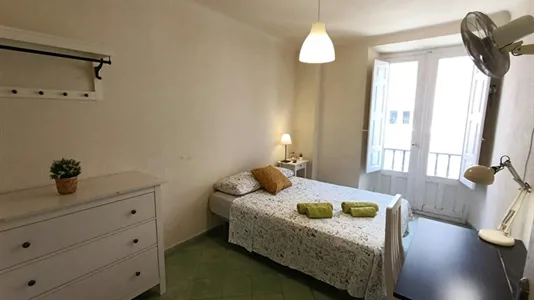 Rooms in Málaga - photo 1