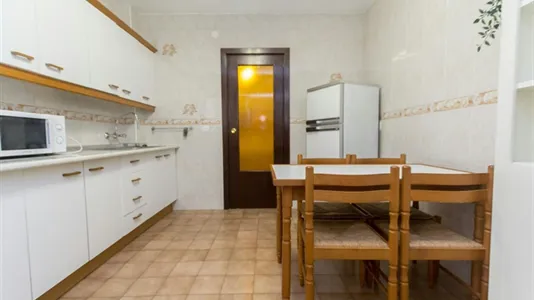 Rooms in Málaga - photo 5