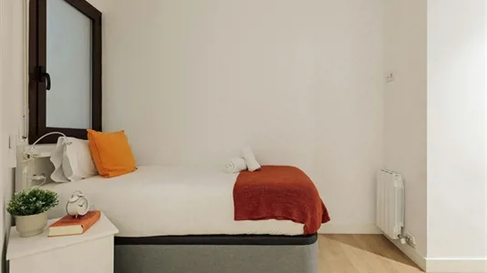 Rooms in Barcelona Eixample - photo 3