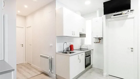Rooms in Madrid Centro - photo 1