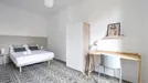 Room for rent, Barcelona Gràcia, Barcelona, &lt;span class=&quot;blurred street&quot; onclick=&quot;ProcessAdRequest(7751473)&quot;&gt;&lt;span class=&quot;hint&quot;&gt;See streetname&lt;/span&gt;[xxxxxxxxxxxxx]&lt;/span&gt;