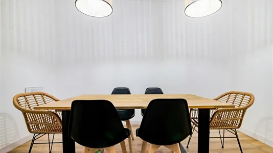 Rooms in Barcelona Eixample - photo 10