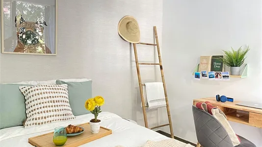 Rooms in Barcelona Eixample - photo 8