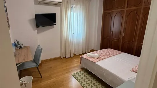 Rooms in Málaga - photo 2