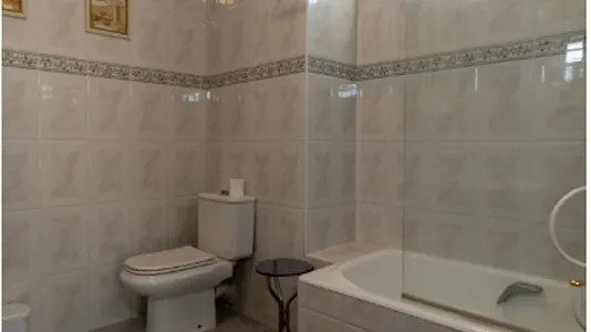 Rooms in Almería - photo 5