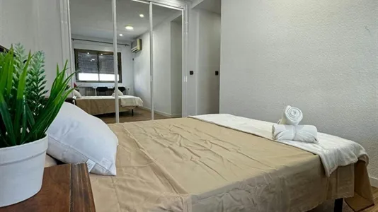 Rooms in Madrid Ciudad Lineal - photo 1