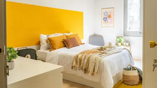 Rooms in Barcelona Ciutat Vella - photo 1