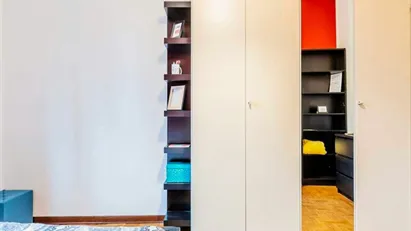 Room for rent in Milano Zona 6 - Barona, Lorenteggio, Milan