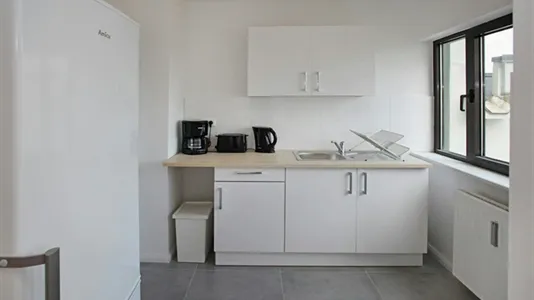 Rooms in Berlin Charlottenburg-Wilmersdorf - photo 3