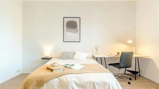 Rooms in Barcelona Eixample - photo 3