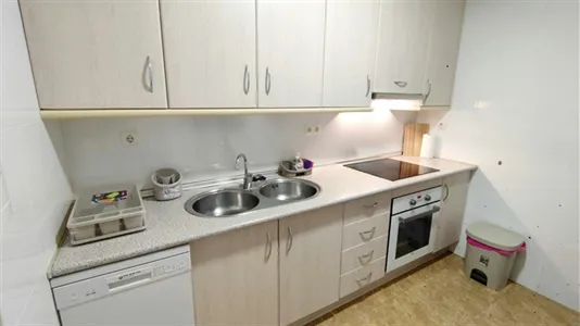 Rooms in Almería - photo 6