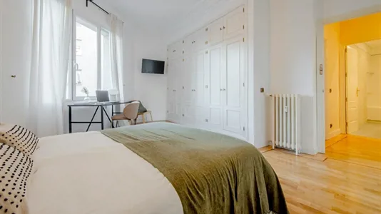 Rooms in Madrid Retiro - photo 2