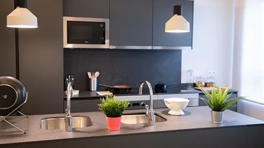 Rooms in Barcelona Sant Martí - photo 9