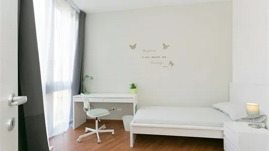 Rooms in Milano Zona 7 - Baggio, De Angeli, San Siro - photo 1