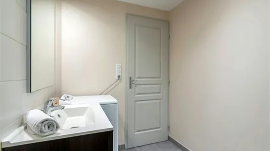 Apartments in Lyon - photo 6