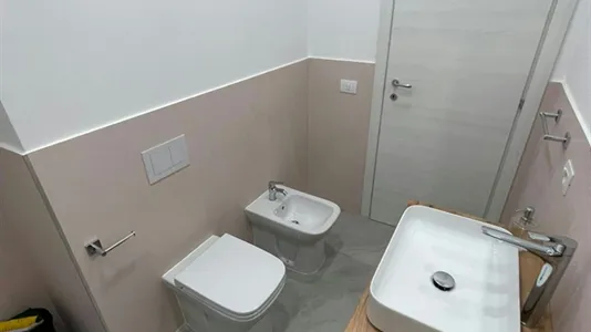 Rooms in Napoli Municipalità 3 - photo 9