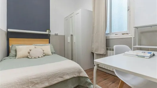 Rooms in Madrid Centro - photo 1