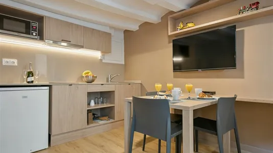 Apartments in Barcelona Ciutat Vella - photo 8