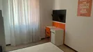Room for rent, Verona, Veneto, &lt;span class=&quot;blurred street&quot; onclick=&quot;ProcessAdRequest(9011290)&quot;&gt;&lt;span class=&quot;hint&quot;&gt;See streetname&lt;/span&gt;[xxxxxxxxxxxxx]&lt;/span&gt;
