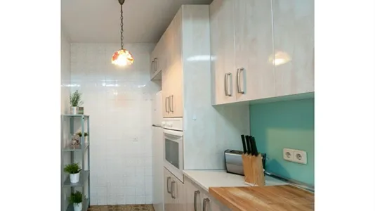 Rooms in Madrid Centro - photo 9