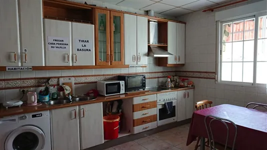 Rooms in Getafe - photo 9