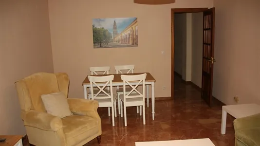 Rooms in Córdoba - photo 9