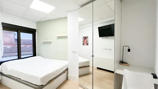 Rooms in Madrid Chamberí - photo 3