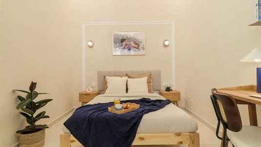 Rooms in Barcelona Eixample - photo 2