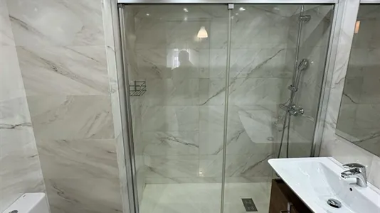 Rooms in Madrid Retiro - photo 8