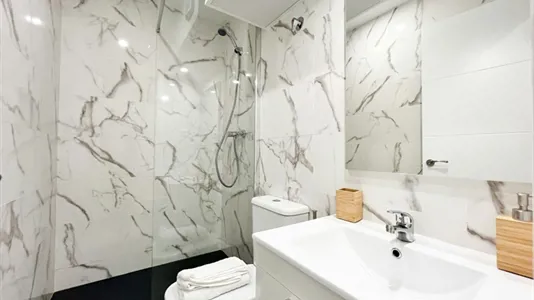 Rooms in Madrid Centro - photo 2