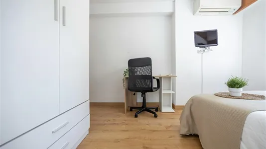 Rooms in Tavernes Blanques - photo 2