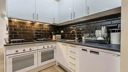 Rooms in Málaga - photo 10