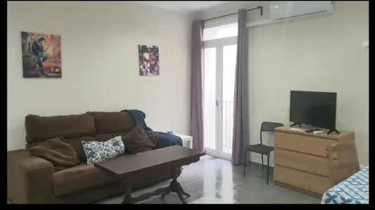 Rooms in Barcelona Ciutat Vella - photo 5