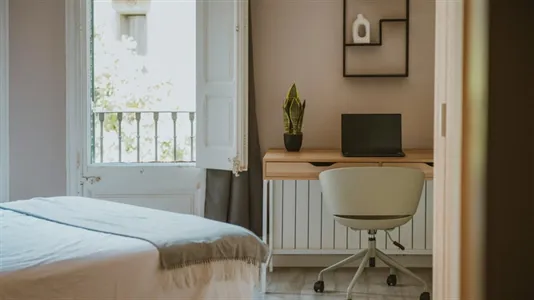 Rooms in Barcelona Eixample - photo 5
