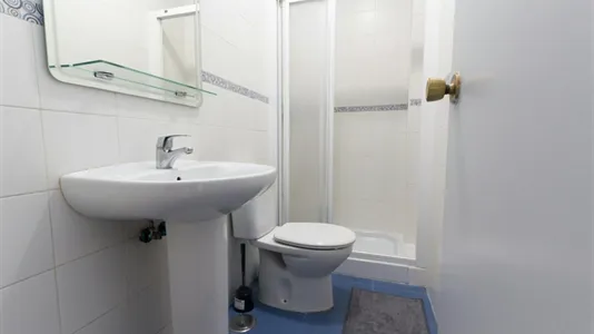 Rooms in Málaga - photo 8