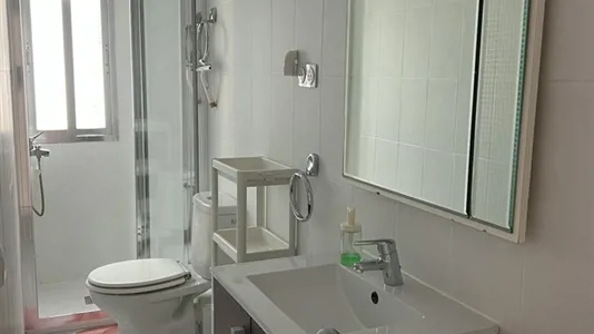 Rooms in Adaro - photo 3