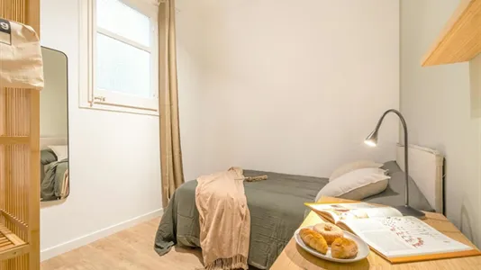 Rooms in Barcelona Eixample - photo 5
