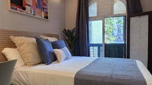 Rooms in Barcelona Eixample - photo 3