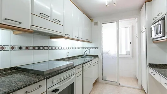Rooms in Cornellà de Llobregat - photo 10
