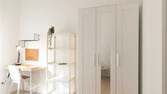 Rooms in Milano Zona 8 - Fiera, Gallaratese, Quarto Oggiaro - photo 3