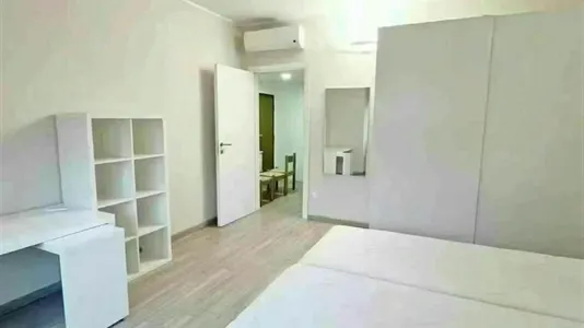 Rooms in Milano Zona 8 - Fiera, Gallaratese, Quarto Oggiaro - photo 2