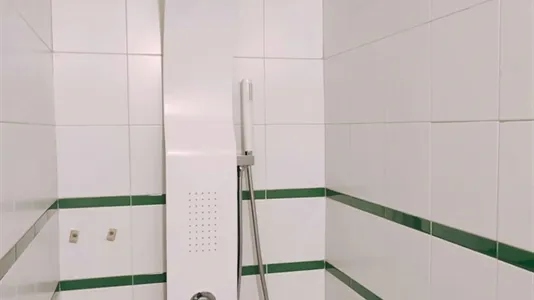 Rooms in Barcelona Ciutat Vella - photo 5