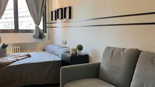 Rooms in Madrid Retiro - photo 8